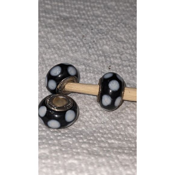 NEW SET OF 3 PANDORA MURANO BEADS BLACK WITH WHITE POLKA DOTS - REALLY CUTE - Picture 1 of 3